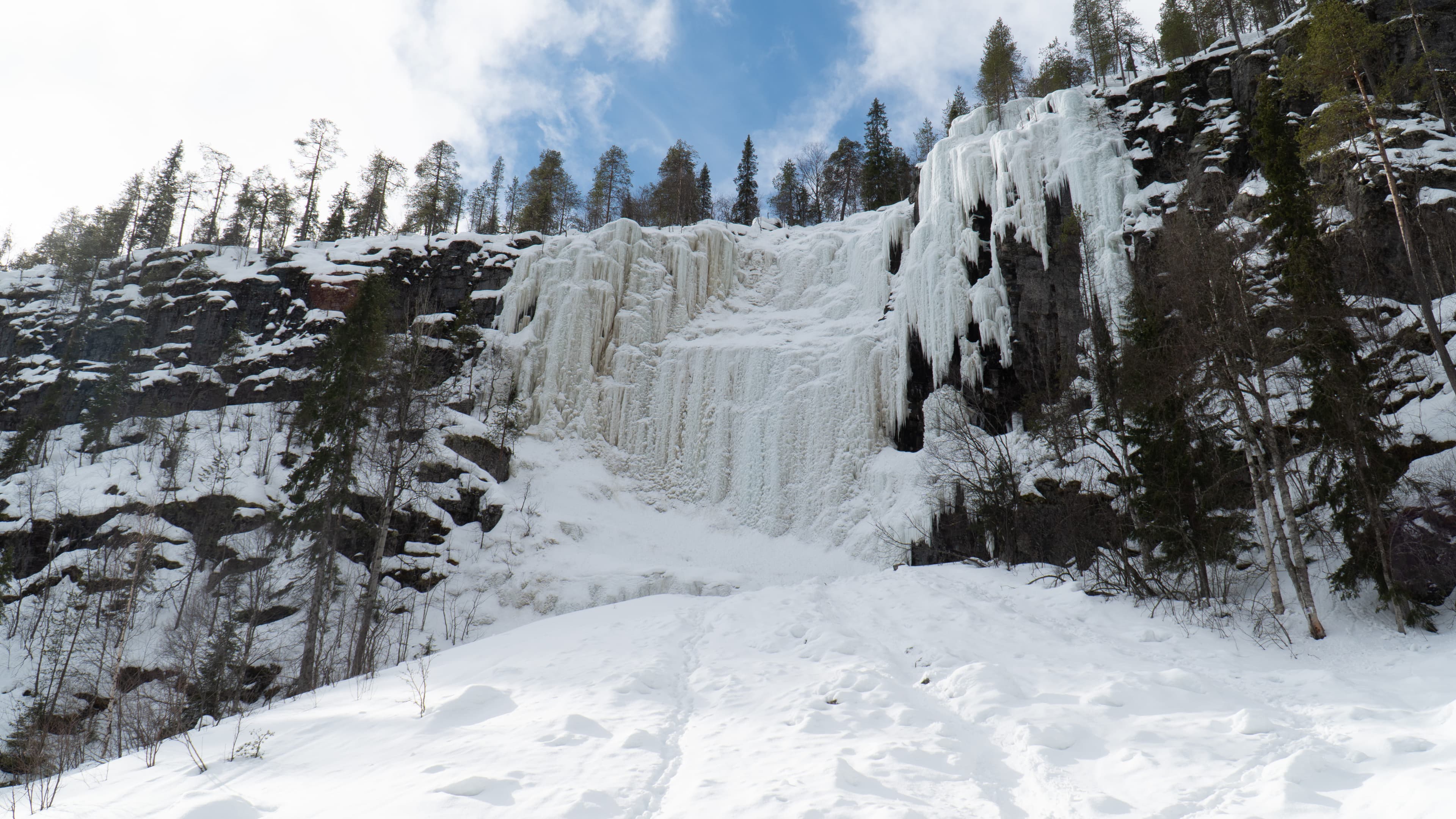 Korouoma Frozen Waterfalls Tour